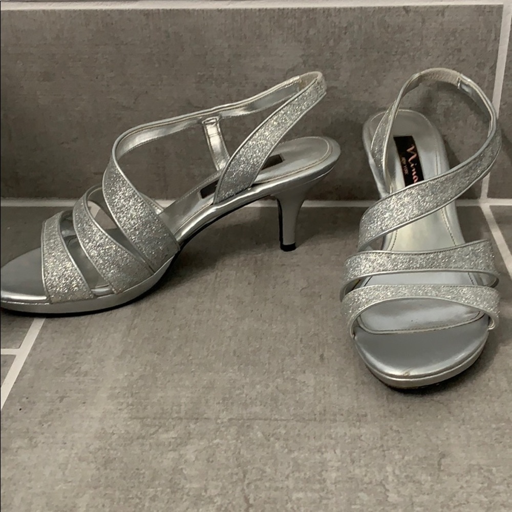 Women’s Nina shoes-small heel